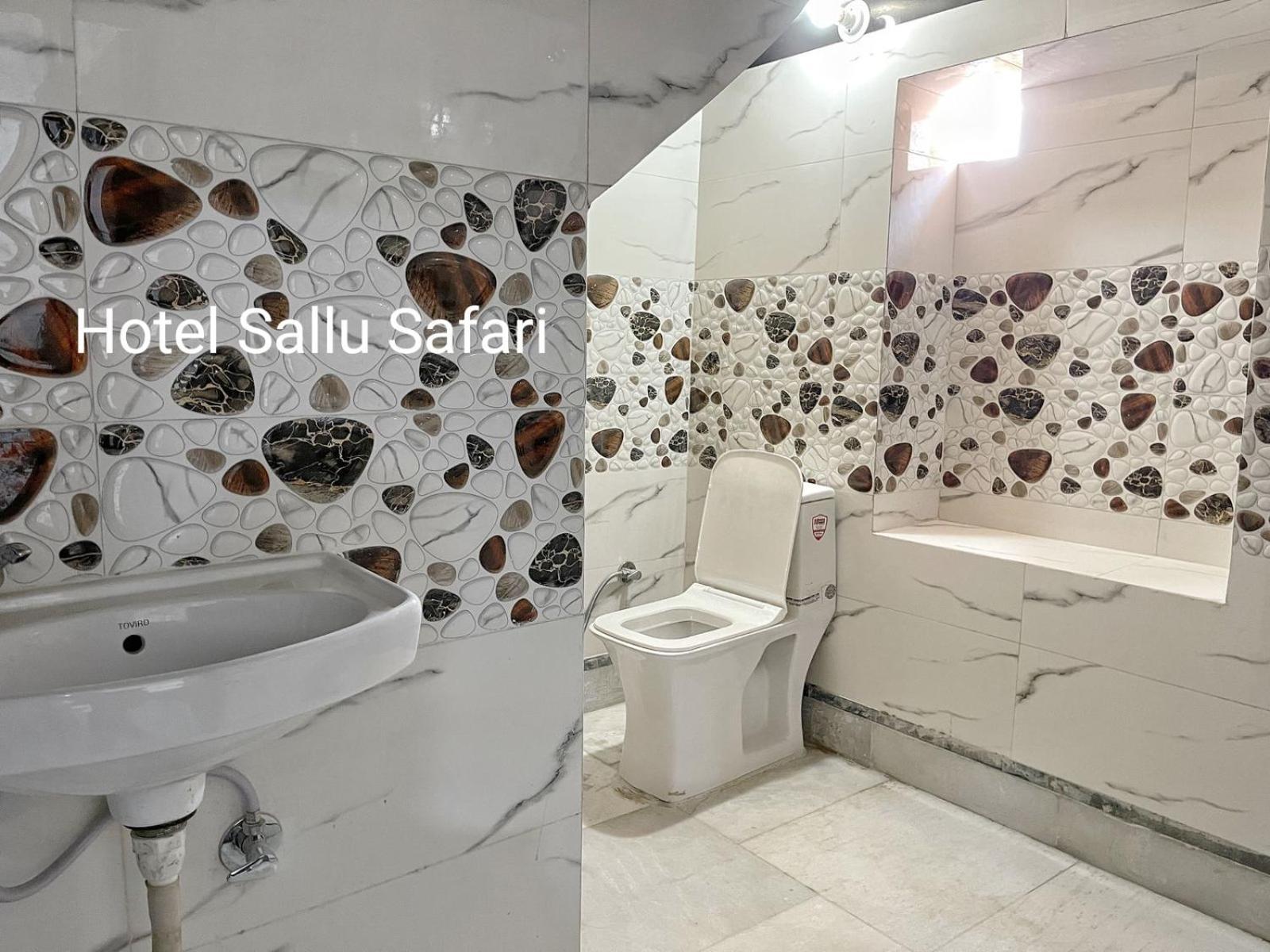 Hotel Sallu Safari Jaisalmer Exteriör bild