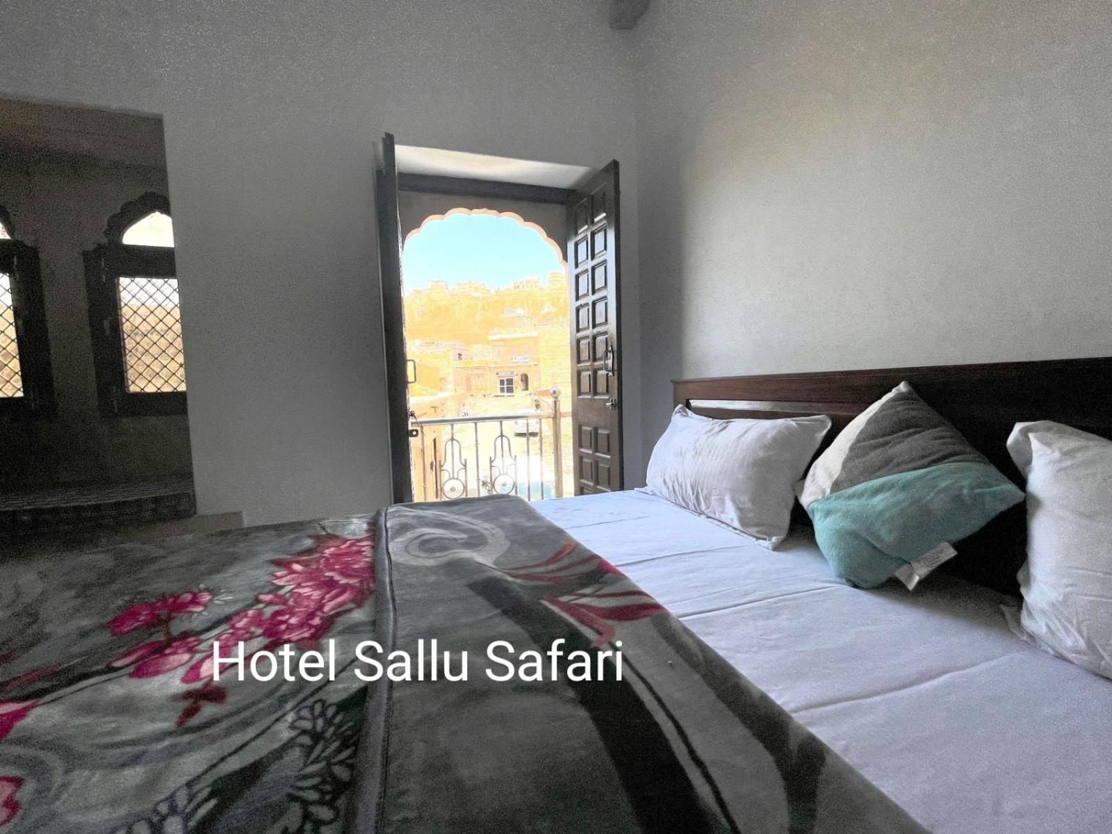 Hotel Sallu Safari Jaisalmer Rum bild