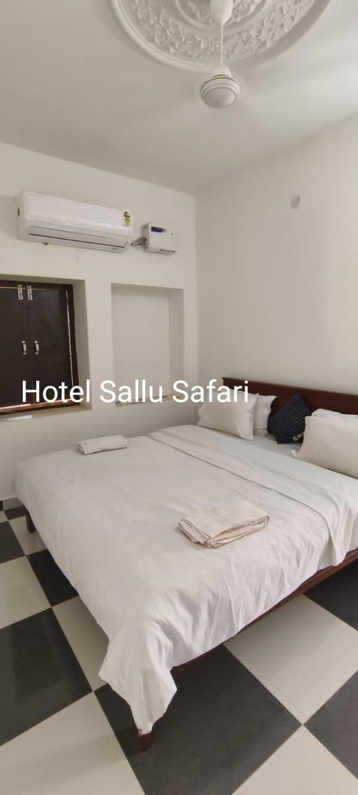 Hotel Sallu Safari Jaisalmer Exteriör bild
