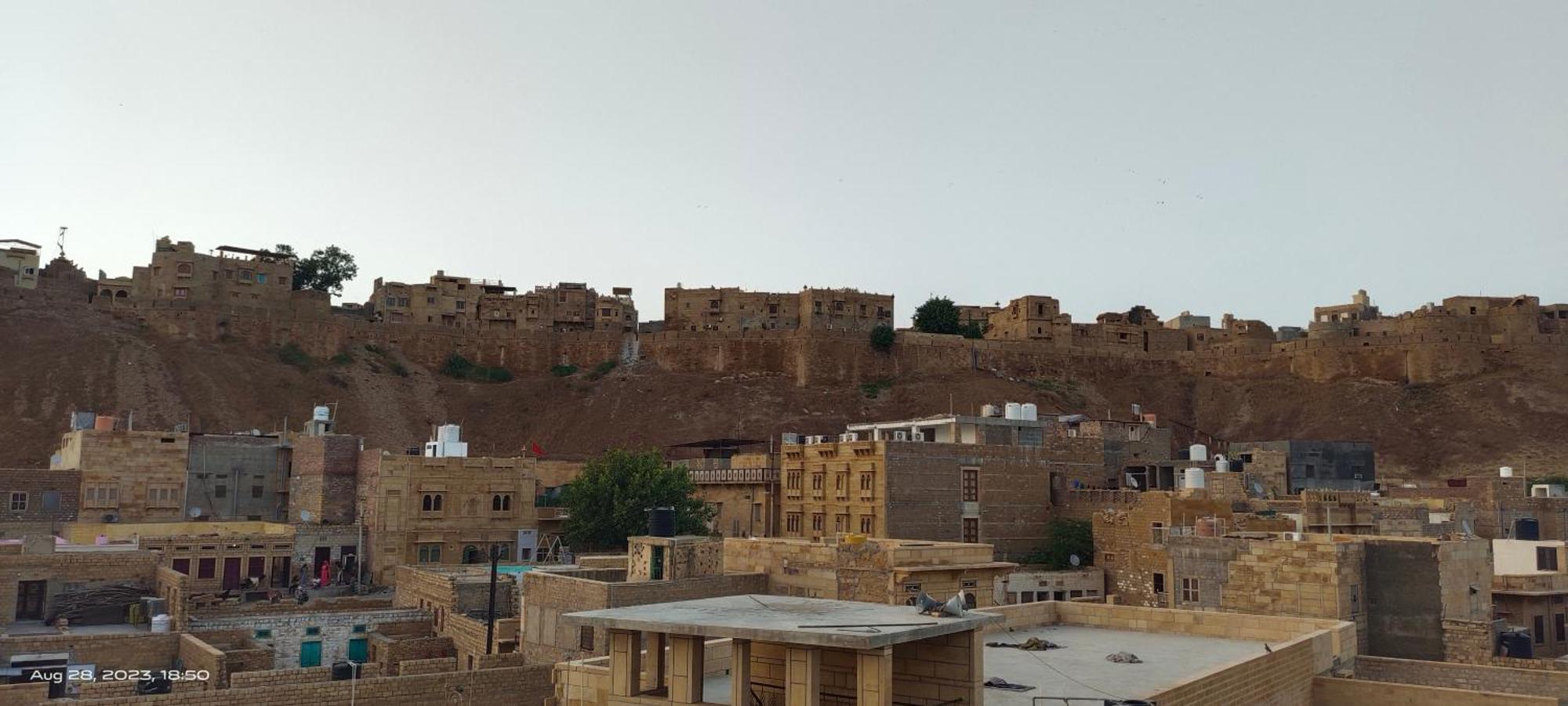 Hotel Sallu Safari Jaisalmer Exteriör bild
